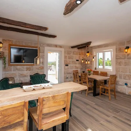 Gorgeous In With Kitchen Holiday home Cista Provo