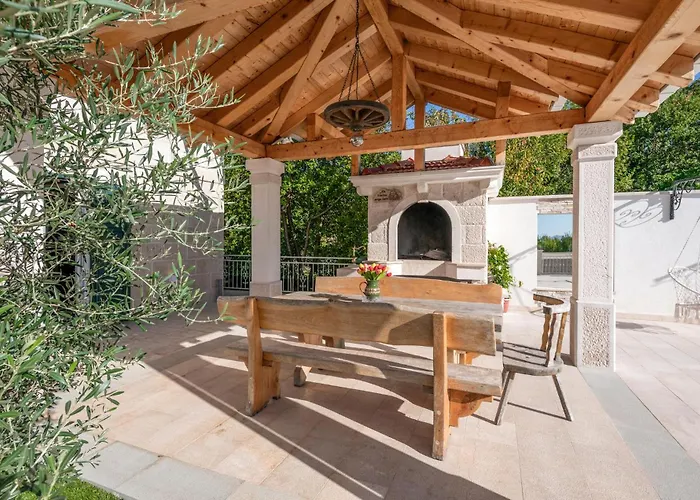 بيت للعطل Awesome In *