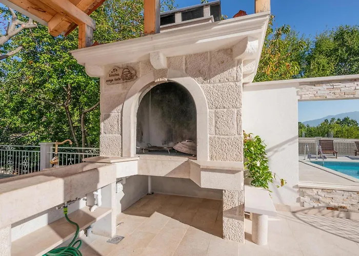 بيت للعطل Awesome In *